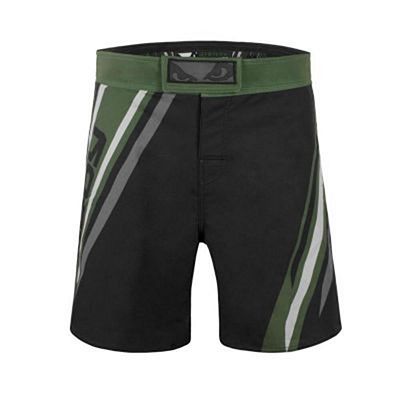 Bad Boy Pro Series Advanced MMA Shorts Schwarz-Grün