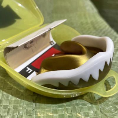 ZengBuks Los Dientes de molienda Adultos Protectores bucales y Goma Protector bucal protegen para el Boxeo Nuevo