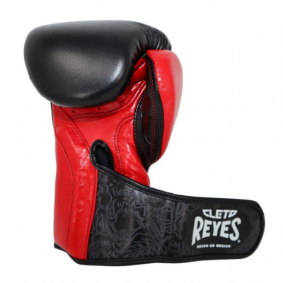 Cleto Reyes Hight Precision Boxing Glove Black-Red