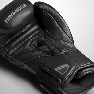 Hayabusa T3 Kanpeki Boxing Gloves Negro