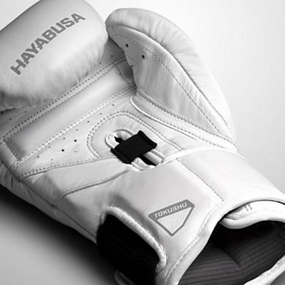 Hayabusa T3 Kanpeki Boxing Gloves Weiß