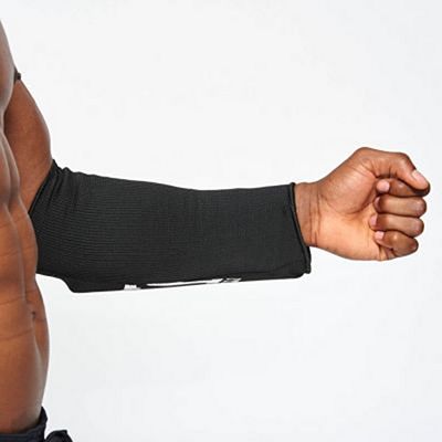 Leone 1947 Forearm Guards Negro