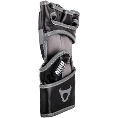 Ringhorns Charger MMA Gloves Nero