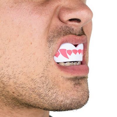 SafeJawz Extro Series Self-Fit Fangz Mouthguard White-Pink