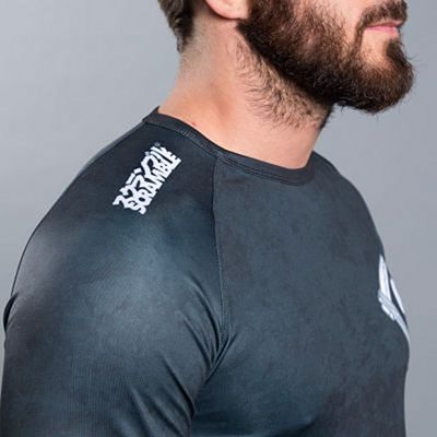 Scramble Strong Beard LS Rashguard Fekete