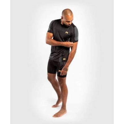 Venum Athletics Dry Tech Negro-Oro