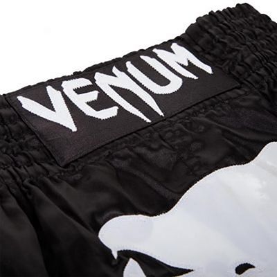 Venum Bangkok Inferno Muay Thai Short Preto-Branco