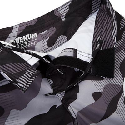 Venum Camo Hero Fightshorts Vit-Svart