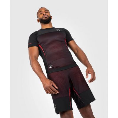 Venum Dodge Banshee Mens Short Sleeve Rashguard Noir-Violet