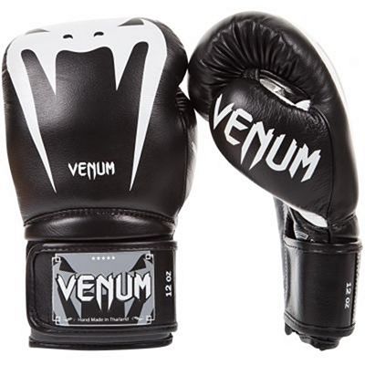 Espinilleras Venum Predator (Blanco/Negro) – Capital MMA