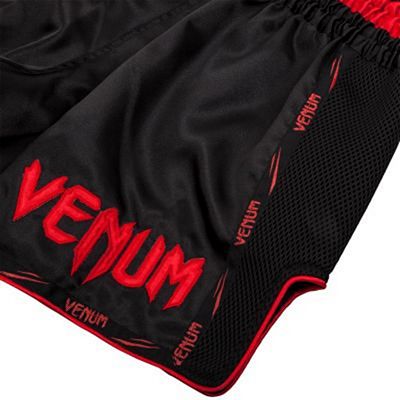 Venum Giant Muay Thai Shorts Negro-Rojo