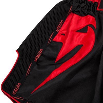 Venum Giant Muay Thai Shorts Negro-Rojo