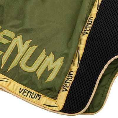 Venum Giant Muay Thai Shorts Verde-Oro