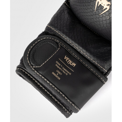 Venum Impact Evo Scales MMA Gloves Schwarz