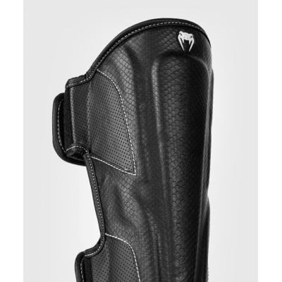 Venum Impact Evo Scales Shinguards Schwarz