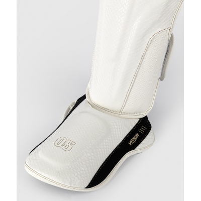 Venum Impact Evo Scales Shinguards Weiß