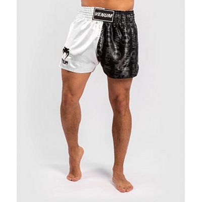 Venum Logos Muay Thai Shorts Schwarz-weiß