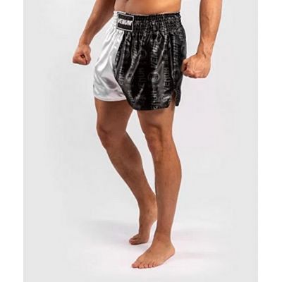 Venum Logos Muay Thai Shorts Schwarz-weiß