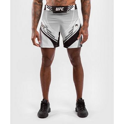 Venum UFC Authentic Fight Night Mens Gladiator Shorts Weiß