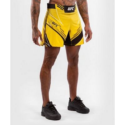 Venum UFC Authentic Fight Night Mens Gladiator Shorts Amarelo