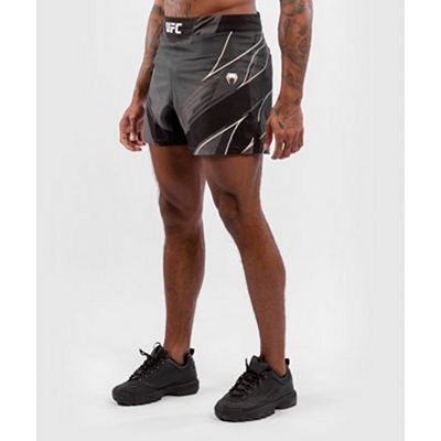 Venum UFC Authentic Fight Night Mens Short Fit Schwarz