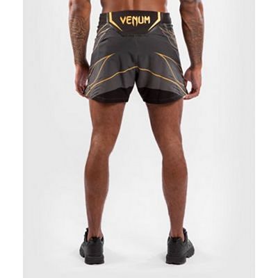 Venum UFC Authentic Fight Night Mens Short Fit Champion Schwarz-Gold