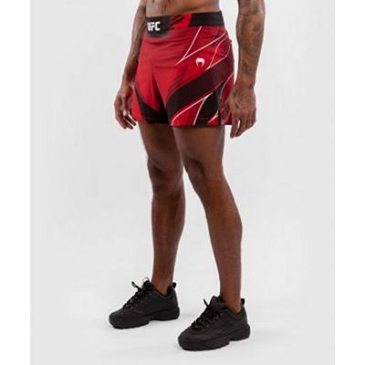 Venum UFC Authentic Fight Night Mens Short Fit Rojo