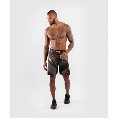 Venum UFC Authentic Fight Night Mens Shorts Long Fit Champion Schwarz-Gold