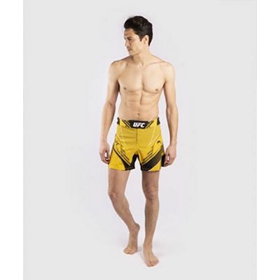 Venum UFC Pro Line Mens Shorts Gelb