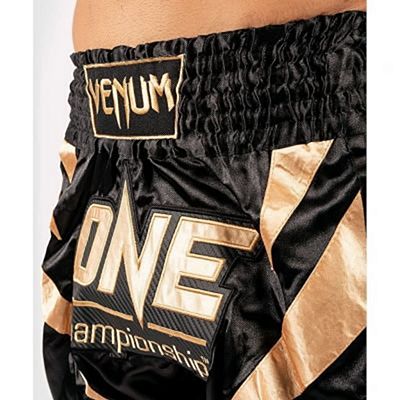 Venum X ONE FC Muay Thai Shorts Negro-Oro