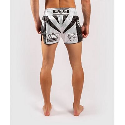 Venum X ONE FC Muay Thai Shorts Blanco-Negro