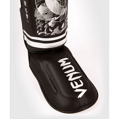 Venum YKZ21 Shinguards Noir-Noir