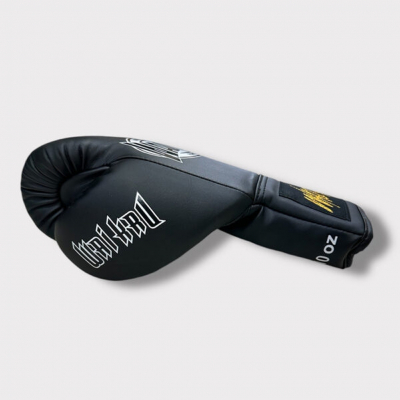 Wai Kru Laced Boxing Gloves BGLU-1 Schwarz