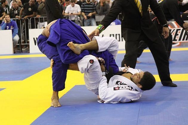 BJJ fight in a competition