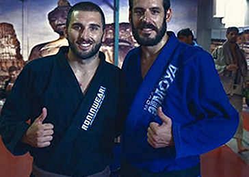 Enrique Marín graduado a faixa marrom de BJJ