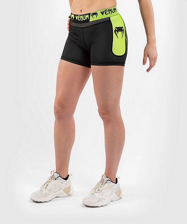 Venum Defender 2.0 Hybrid Compression Shorts Women - FIGHTWEAR SHOP EUROPE