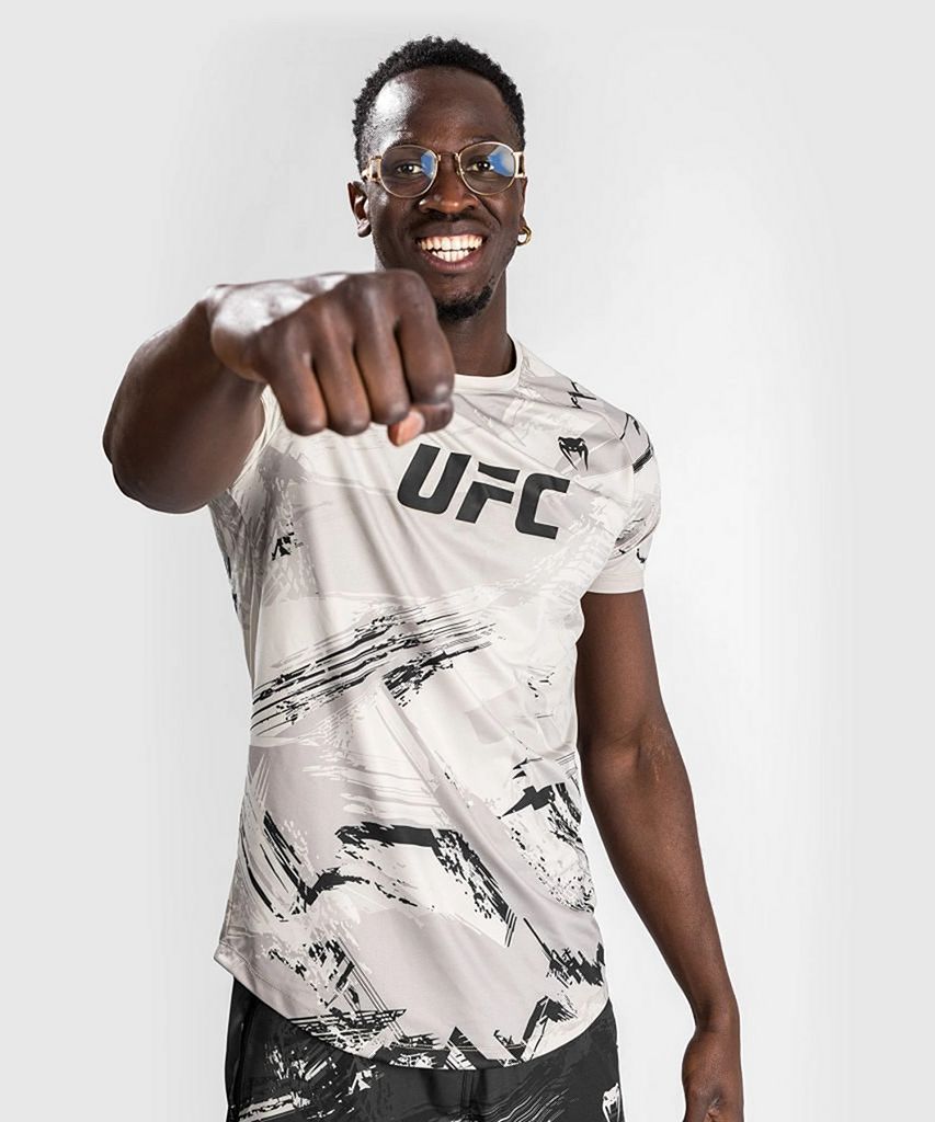 https://www.roninwear.com/images/venum-ufc-authentic-fight-week-20-men-performance-short-sleeve-t-shirt-white-1.jpg