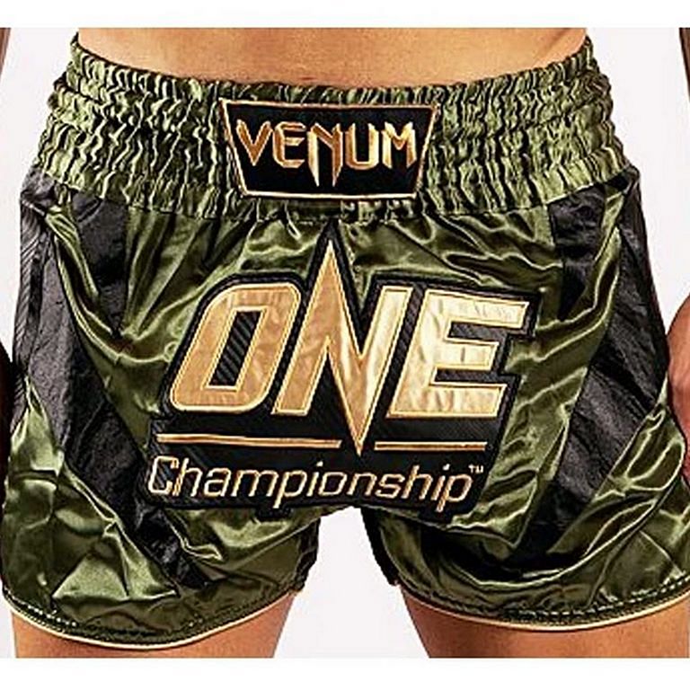 Venum Classic Muay Thai Kickboxing Shorts White Gold - FIGHTWEAR SHOP EUROPE