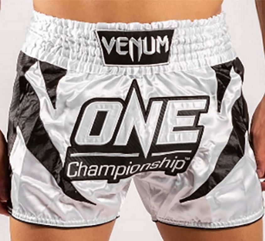 Pantalones Cortos de Muay Thai Venum Giant - Negro/Blanco/Oro – Venum España